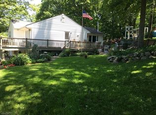 227 Chincopee Ave, Hopatcong, NJ 07843