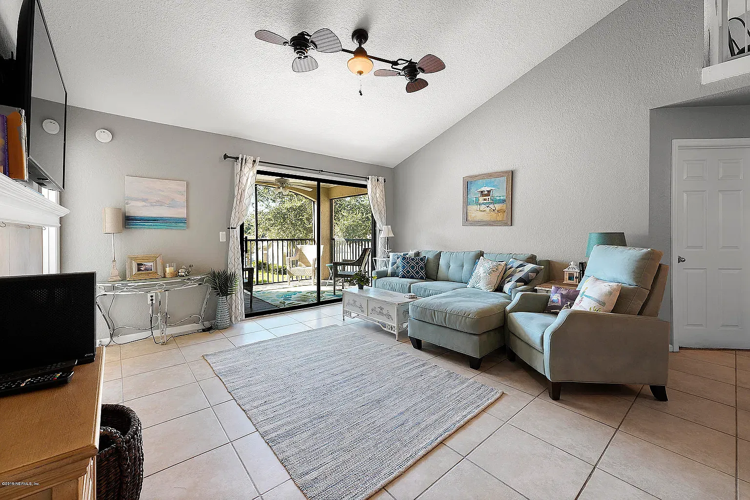 2 bed, 1320 sqft, $2,600 — Photo 4