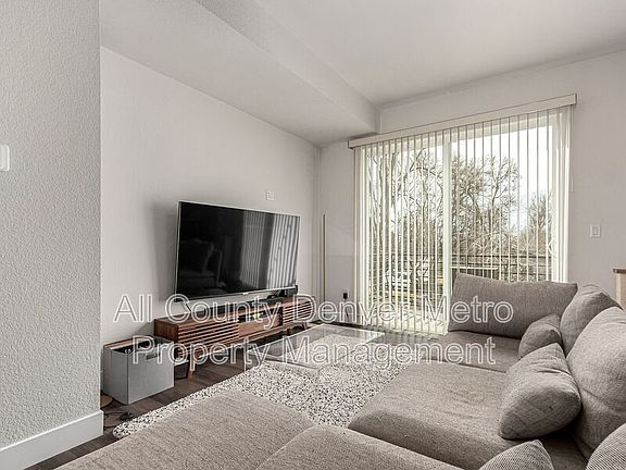 5th image of 5523 W 10th Ave