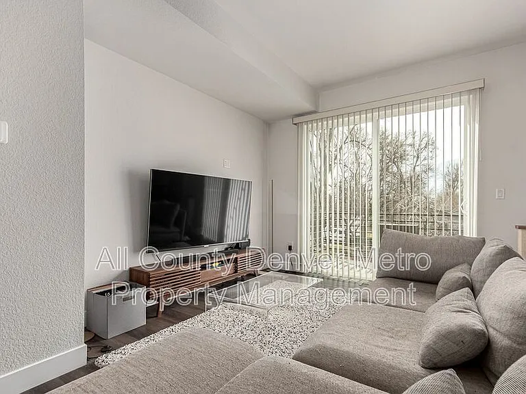5523 W 10th Ave — Photo 5
