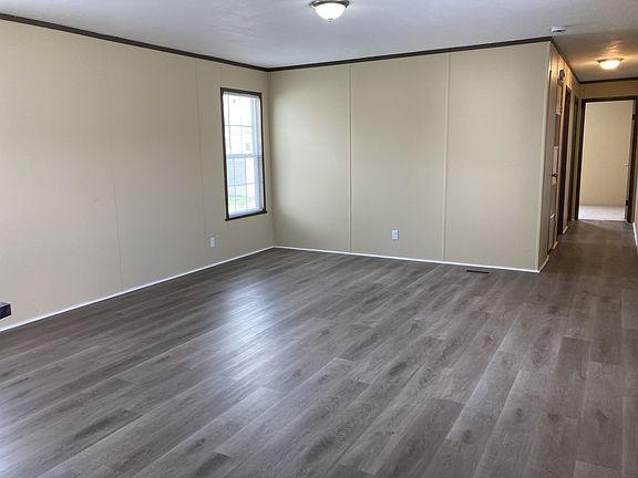 4th image of 886 Pine Mills Rd