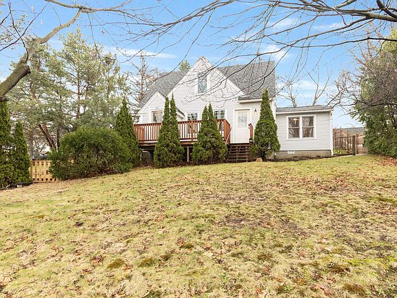 2nd image of 289 Malletts Bay Avenue