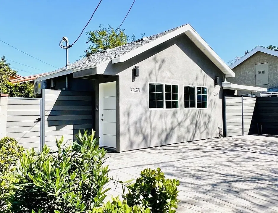 1 bed, 500 sqft, $1,995 — Photo 2