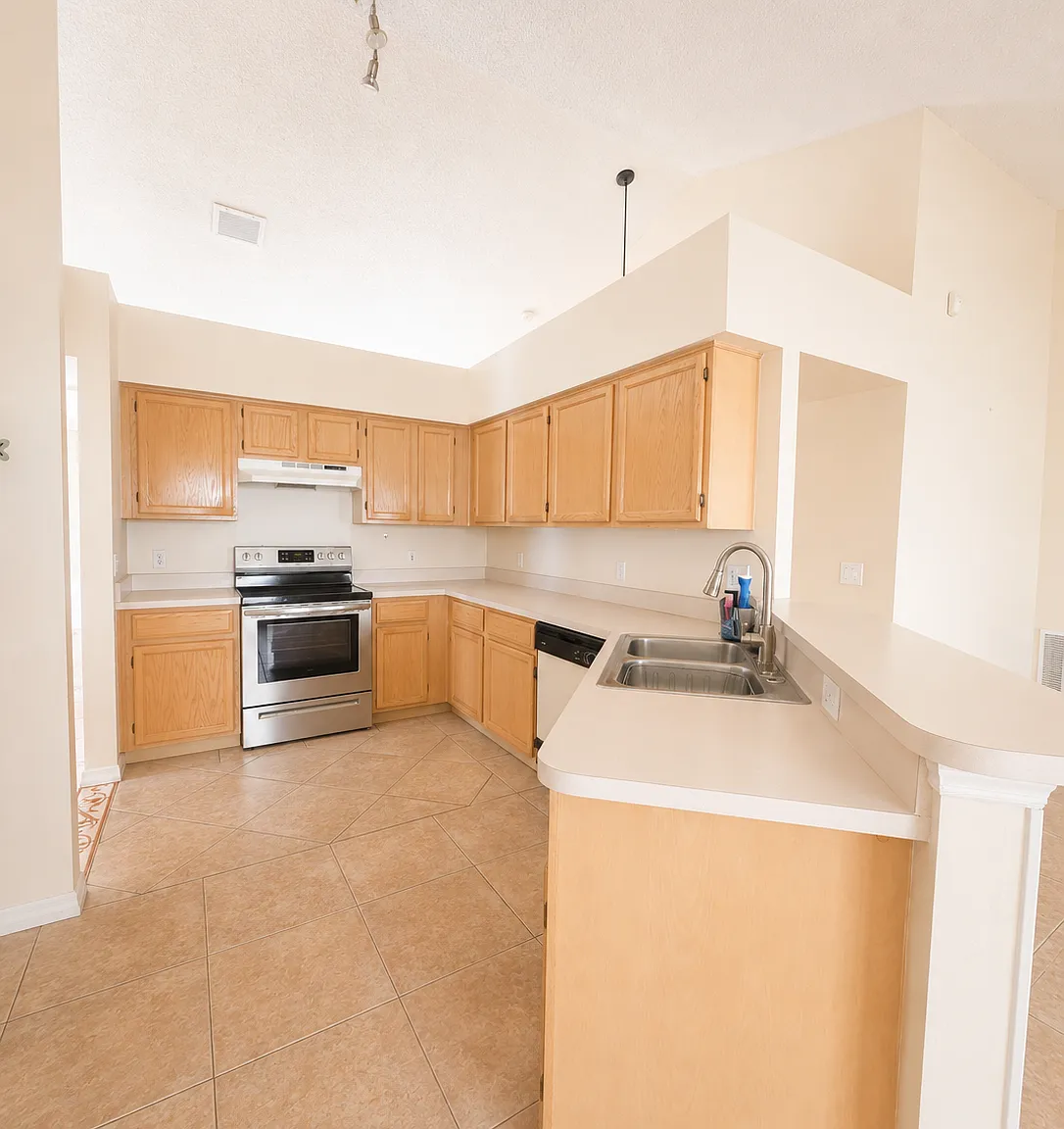 3 bed, 1651 sqft, $2,300 — Photo 4