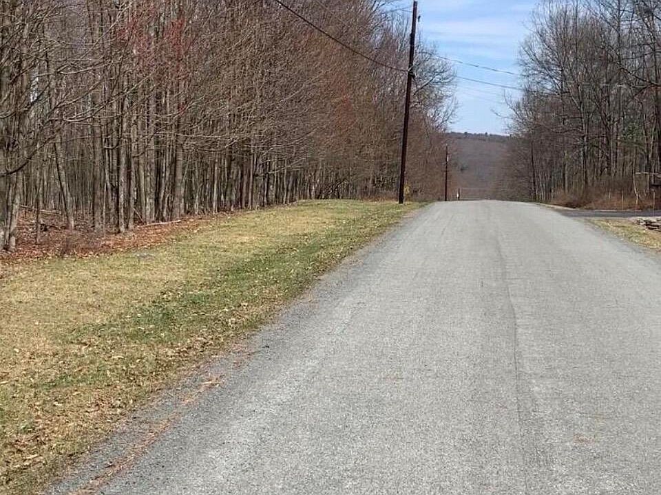 1st image of 3 Fern Dr