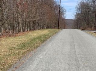 3 Fern Dr, Hawley, PA 18428