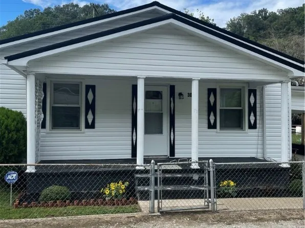 98 Fieldstone Rd, Logan, WV 25601