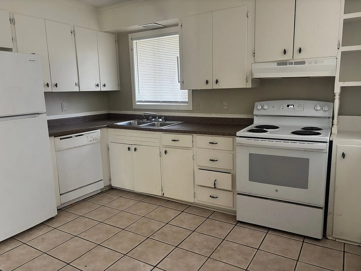 151 Chatham Circle Jackson, MS 39206 — Photo 3