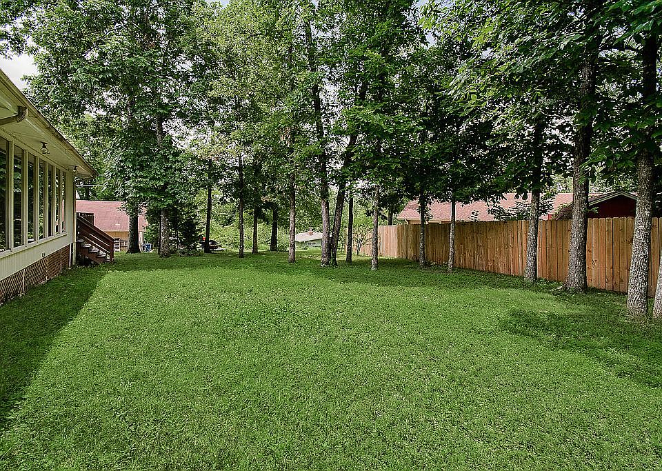 1st image of 24 Hollow Way Dr