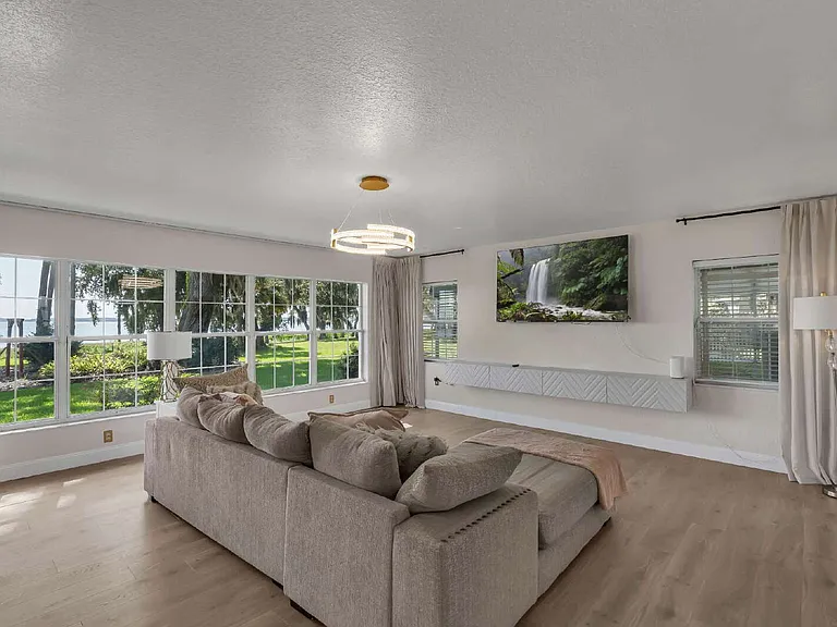 606 N Shore Dr — Photo 14