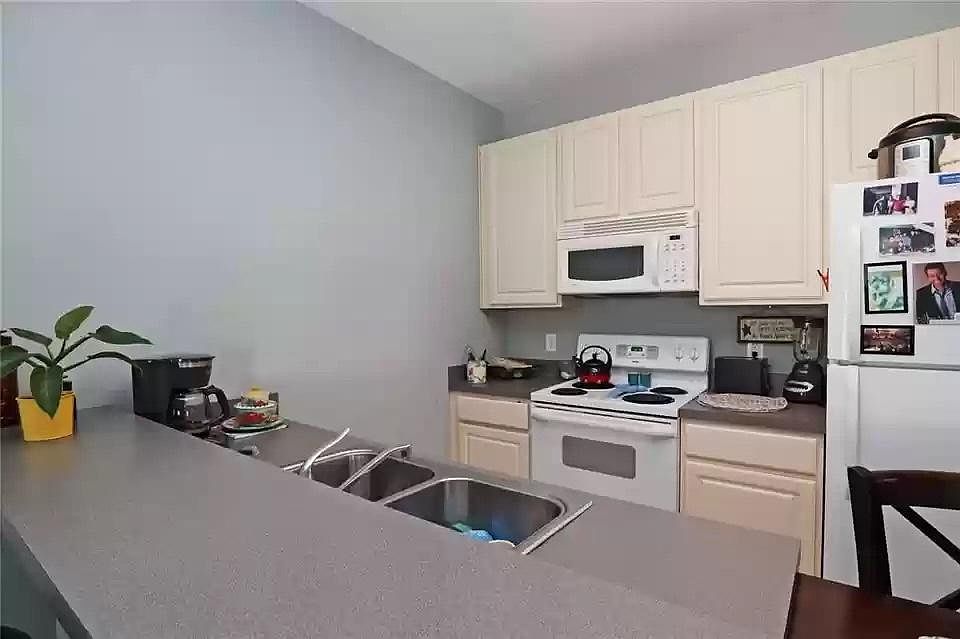 1st image of 1226 Roycroft Ave #1226B