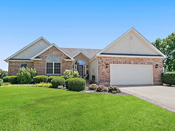 2nd image of 1426 Beach Ln
