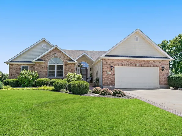 1426 Beach Ln, Sycamore, IL 60178