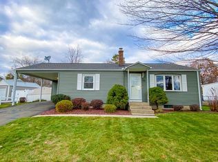 75 Greenpoint Cir, Chicopee, MA 01020