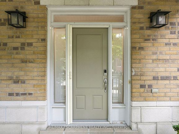 3rd image of 36 Compass Way
