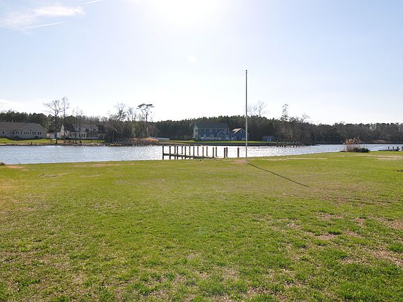 4th image of 23 Creek Dr