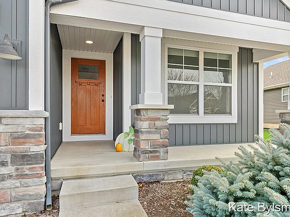 3rd image of 7560 Hometown Ct SE #5