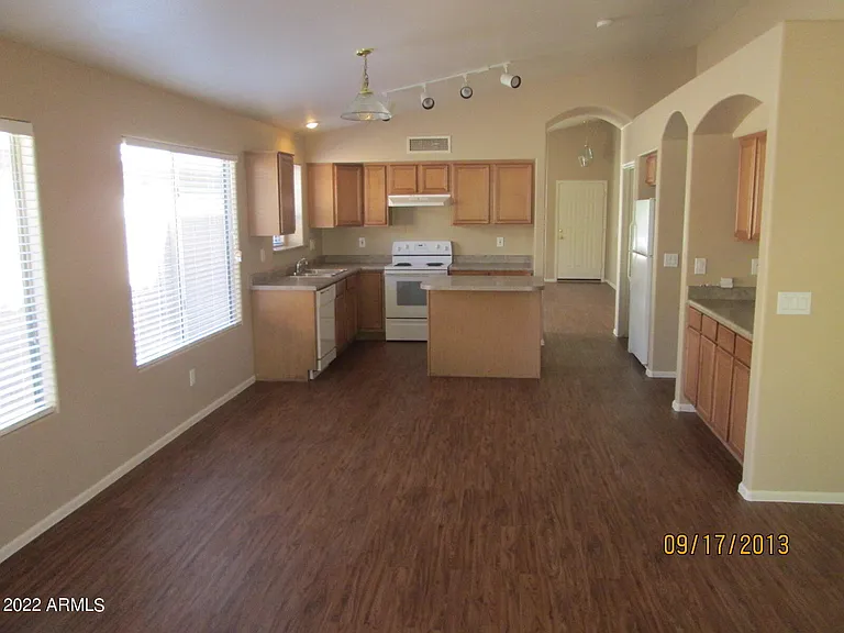 2444 W Blue Sky Dr — Photo 6