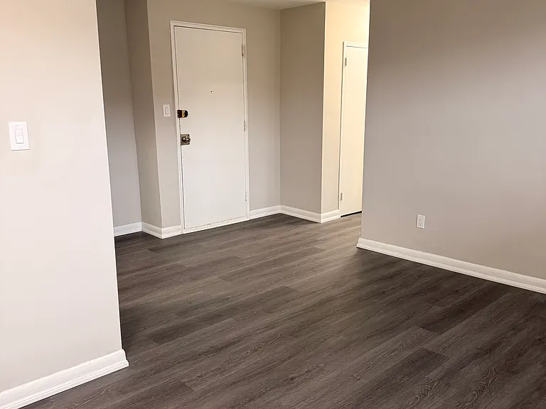 120 Maitland St — Photo 5