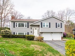 93 Pine Ridge Dr, Franklin, MA 02038