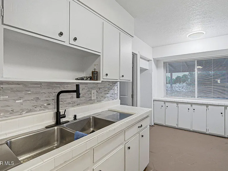 4609 Skylark Way — Photo 17