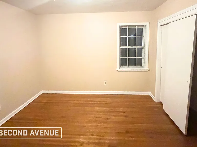 3088 Lynchburg St — Photo 2