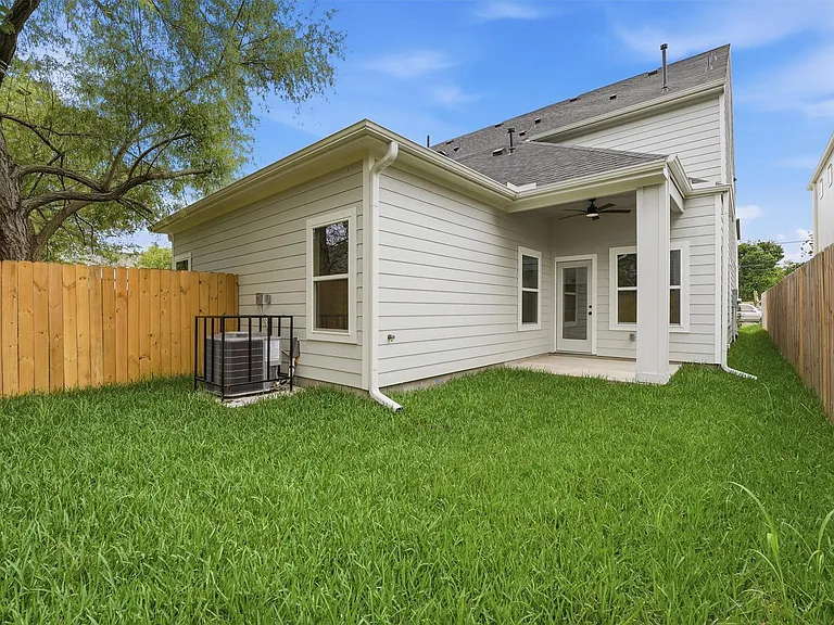 4354 Clover St #A — Photo 25