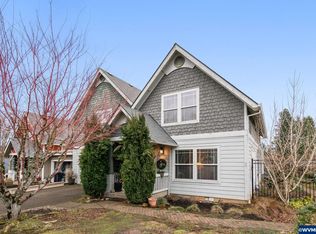 38 Denmark Loop, Silverton, OR 97381