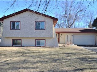 7641 Edgewood Dr, Mounds View, MN 55112
