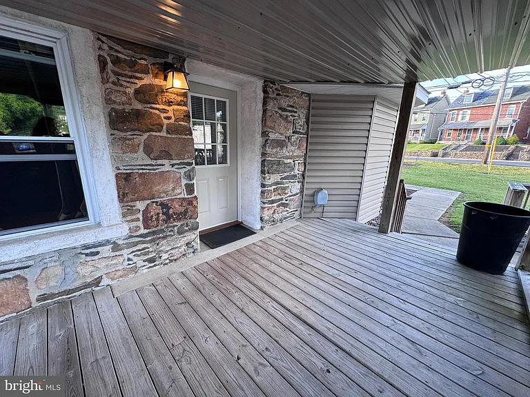 228 N Centre Ave — Photo 19