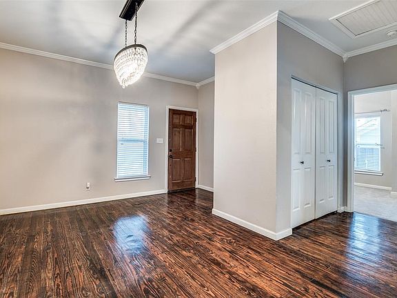 4th image of 303 W Henry St