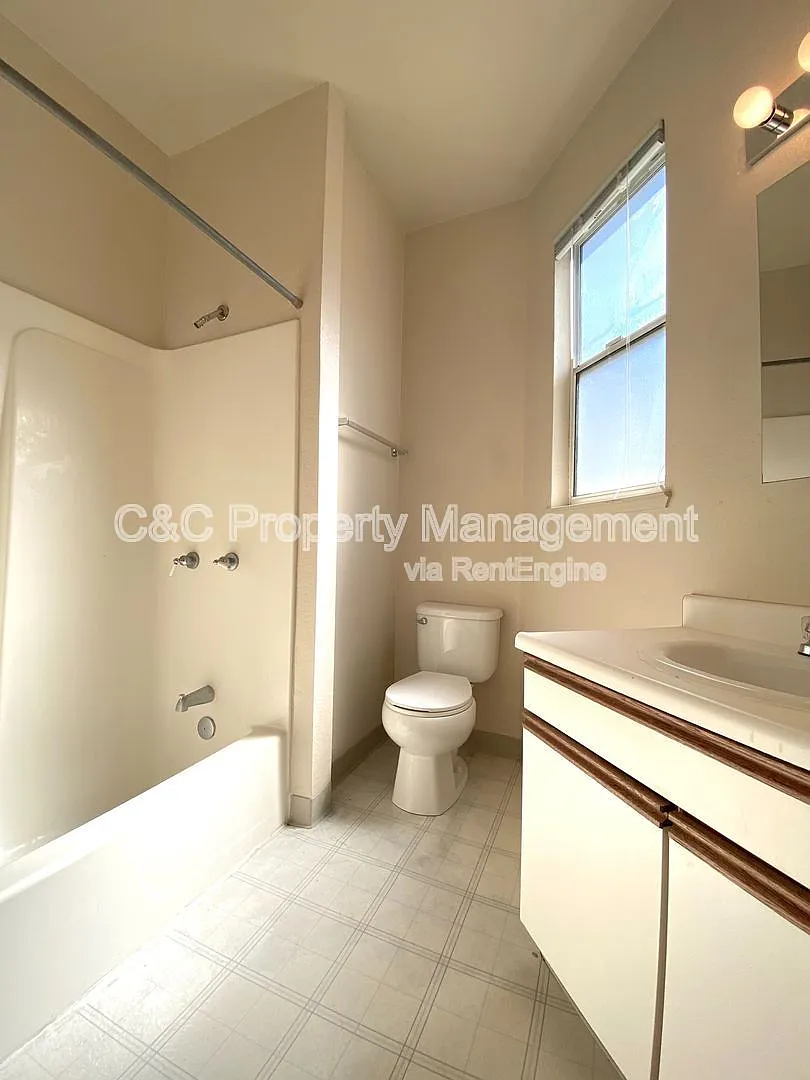 1 bed, 1.0 bath, $2,495 — Photo 4
