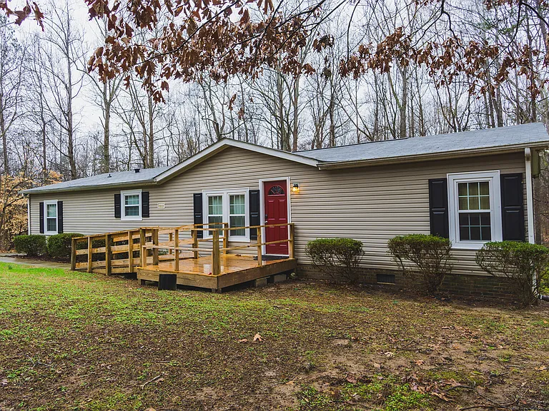 139 Woodtree Ln — Photo 3
