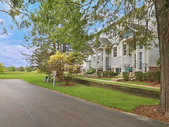 2nd image of 2595 N Augusta Dr
