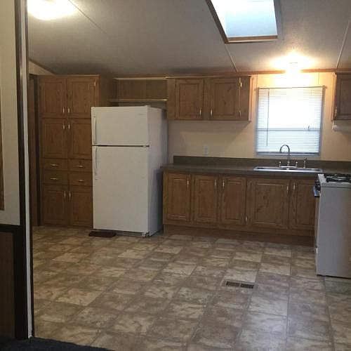 2nd image of 19 Willington Dr