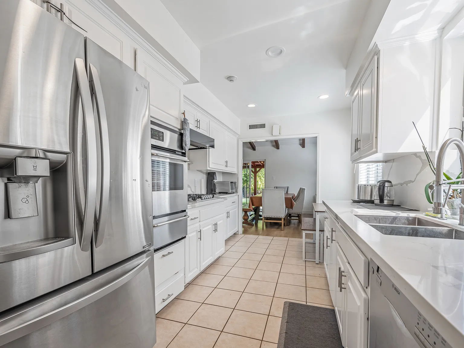 12655 Chandler Blvd — Photo 2