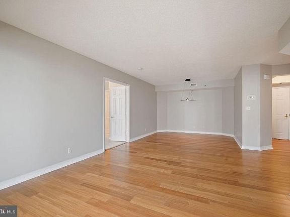 4th image of 5809 Nicholson Ln APT 808