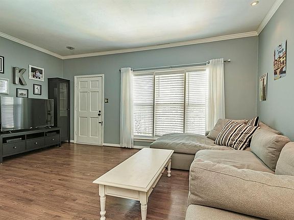 4th image of 4401 Bellaire Dr S #227S