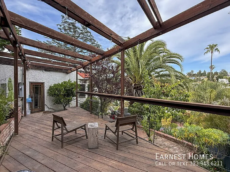 1401 Dartmouth Dr — Photo 50