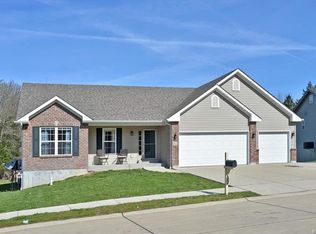 1467 Saint Charles Dr, Hillsboro, MO 63050