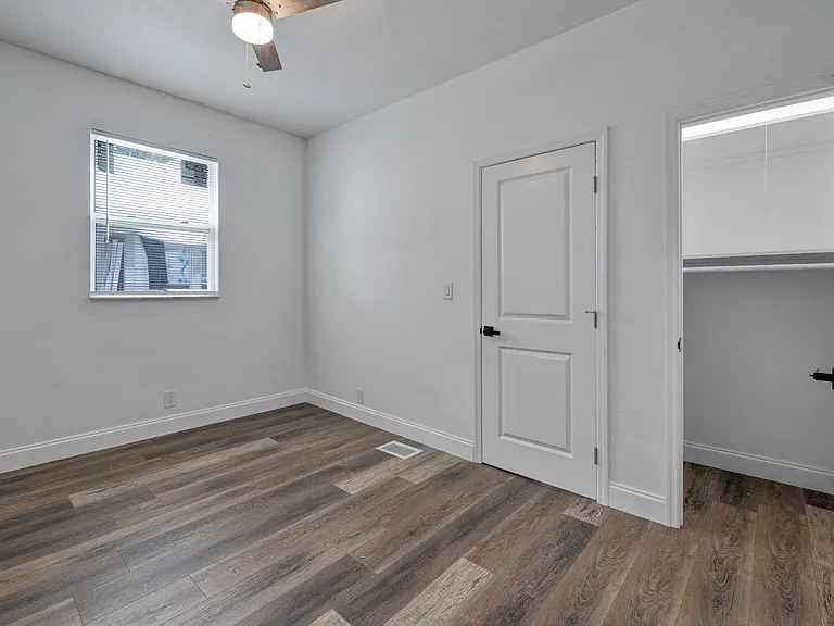 736 Jackson St N #4 — Photo 9