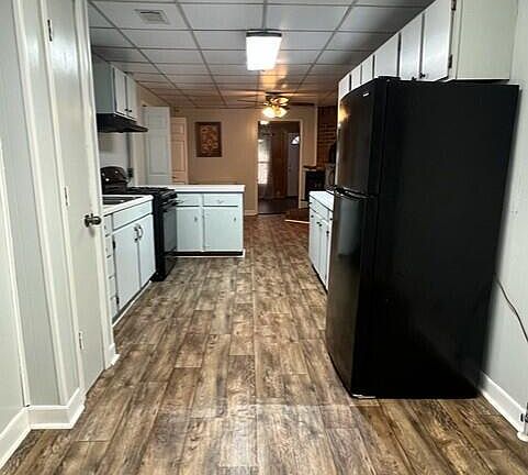 4th image of 140 Brookie St