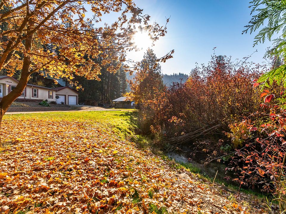 1 Exterior Creekfront