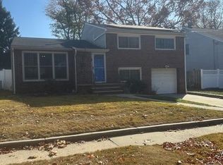 36 Albert Dr, Parlin, NJ