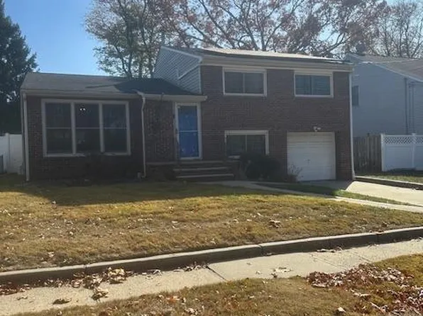 36 Albert Dr, Parlin, NJ 08859