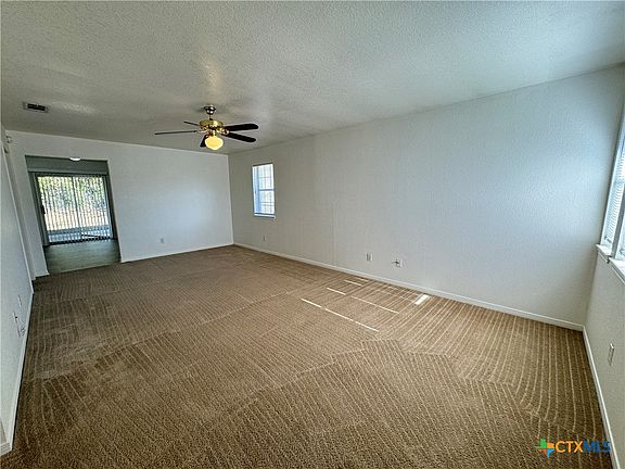 3rd image of 2201 Westcliff Rd