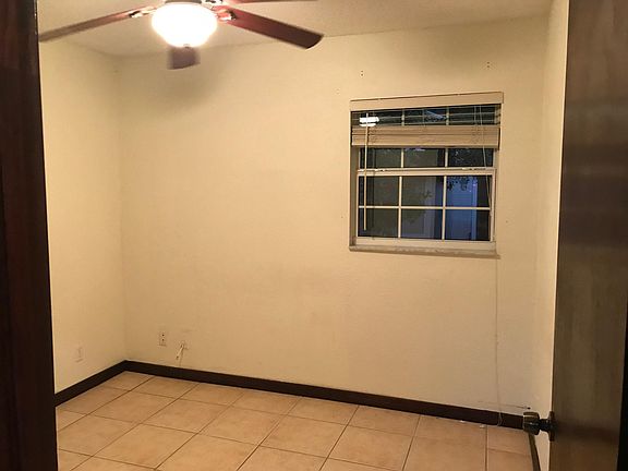5th image of 10104 Alambra Ave