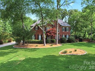 6821 Hollow Oak Dr, Mint Hill, NC 28227