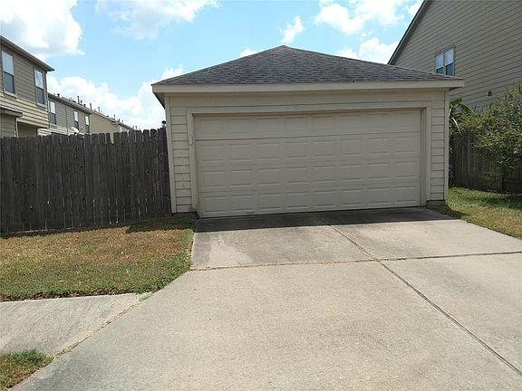 5th image of 16851 Pine Castle Dr