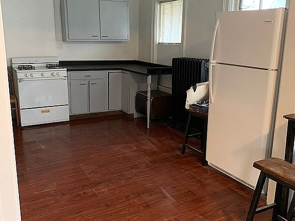 4th image of 1002 Hope St